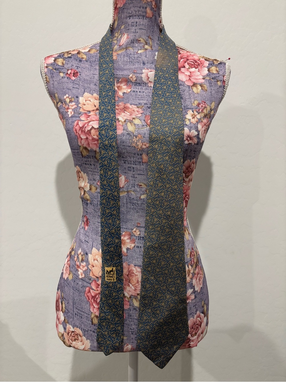 Hermes Geometric Spiral Printed Silk Tie